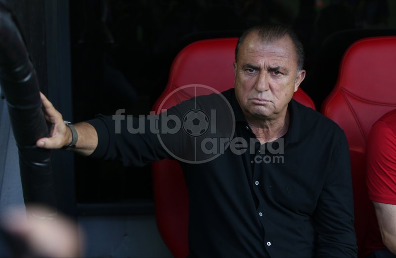 'Cüneytt Çakır'ın kararı Fatih Terim'i çıldırttı!