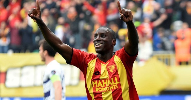 'Demba Ba'da son dakika! Transferi yılan hikayesine döndü