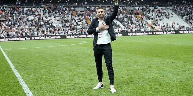 <h2>Dusco Tosic sahada üçlü çektirdi</h2>