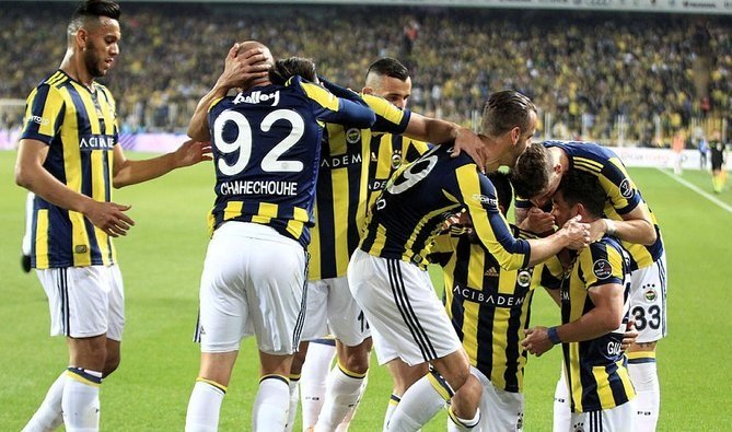 'Fenerbahçe 7 yıl sonra bir ilk peşinde!