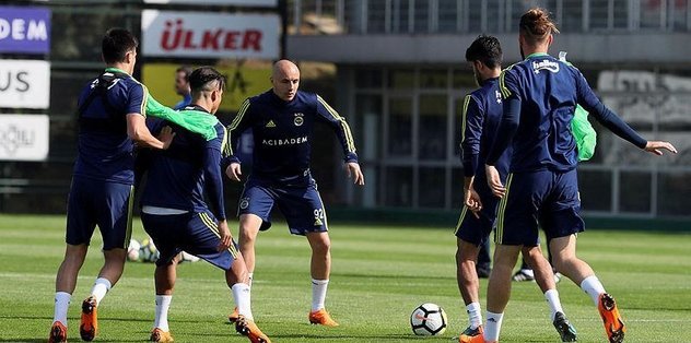 <h2>Fenerbahçe, Bursaspor maçına hazırlanıyor</h2>