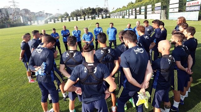 'Fenerbahçe'de bir devir sona eriyor! Ayrılıyor...