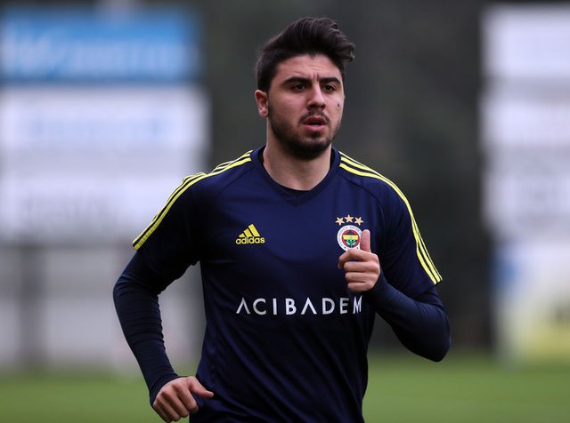 'Fenerbahçe'de bir dönem kapandı! Ozan Tufan 2 milyon Euro'ya...