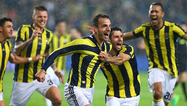 <h2>Fenerbahçe’de ilk transfer imzası geldi! 3 yıllık anlaşma</h2>