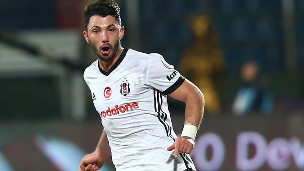 'Flaş! Beşiktaş'a 5 milyon Euro teklif edildi! Tolgay Arslan...