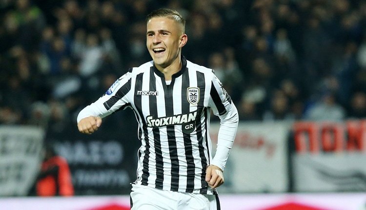 <h2>FRİKİKLERİ ÇOK İYİ KULLANIYOR</h2>