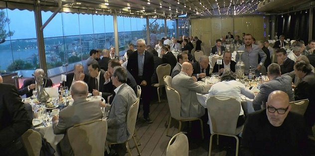 <h2>Futbol camiası iftarda buluştu</h2>