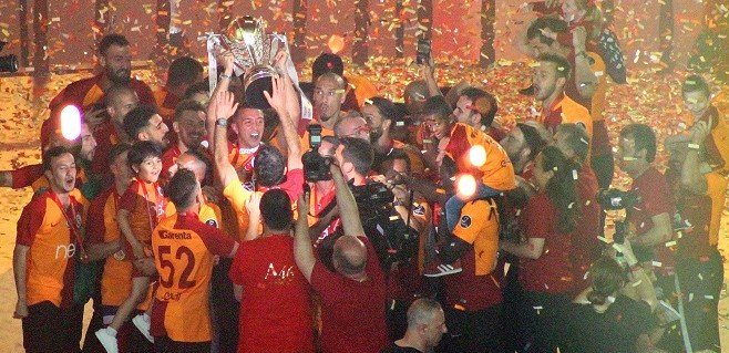 <h2>Galatasaray yönetiminden tüm takıma şampiyonluk primi!</h2>