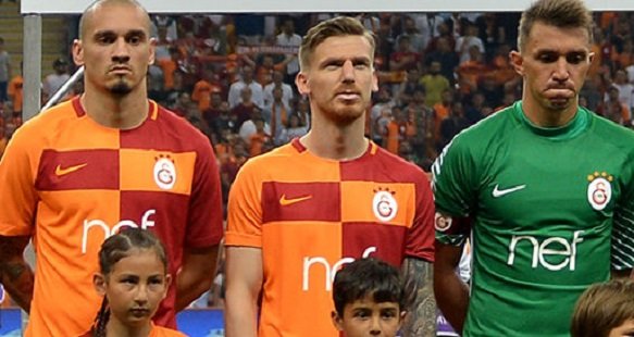 'Galatasaray'a transferde sürpriz stoper! Resmen duyurdular