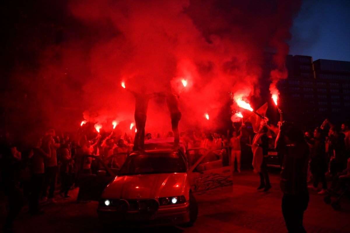 <h2>İSVEÇ</h2>