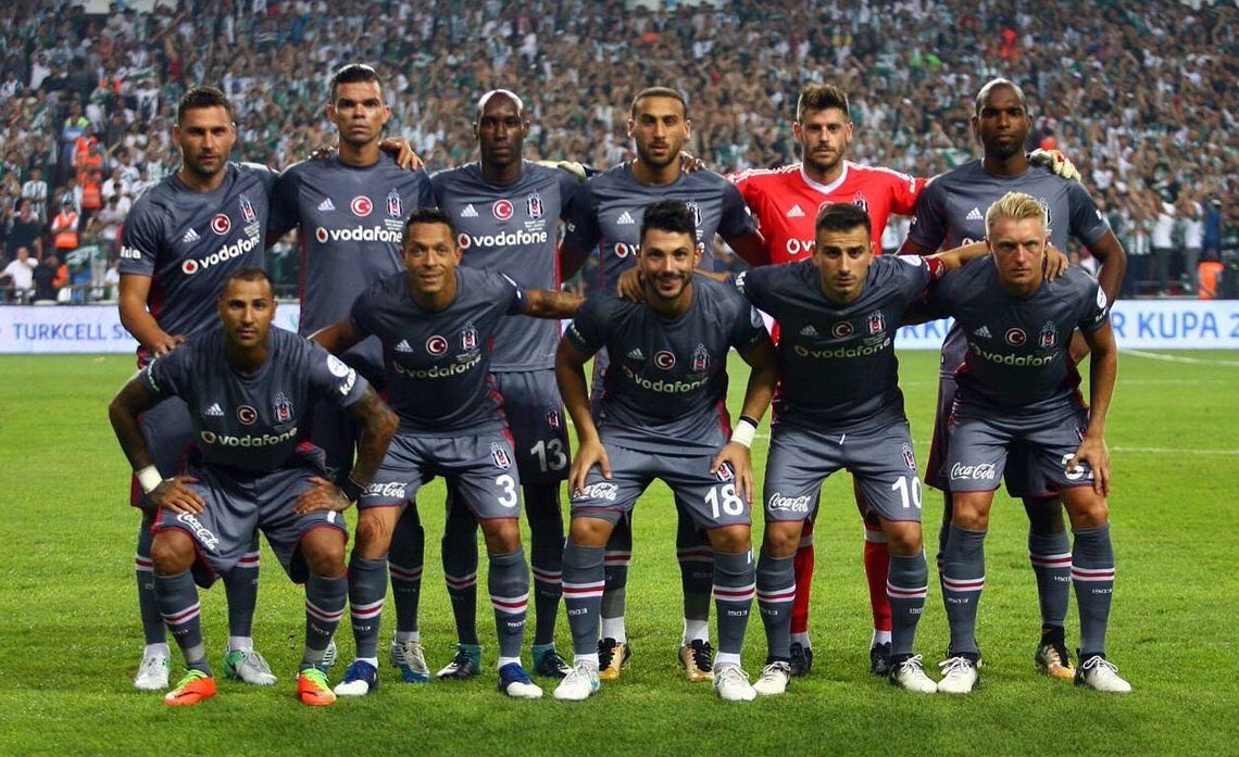 'Ve Beşiktaş'tan orta sahaya sürpriz transfer! Atiba'ya alternatif Türk