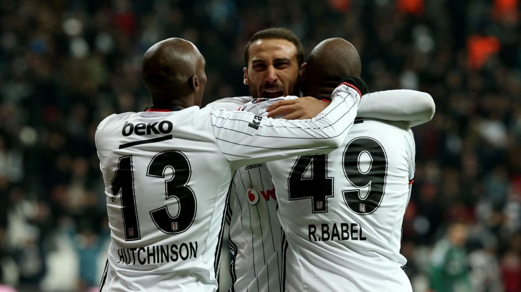 'Yıldız futbolcudan flaş çağrı: 