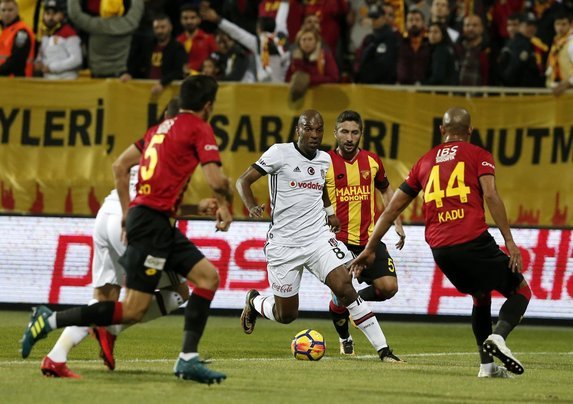 'Beşiktaş, Göztepe'den Türk futbolcuyu alıyor! Transferde sürpriz..