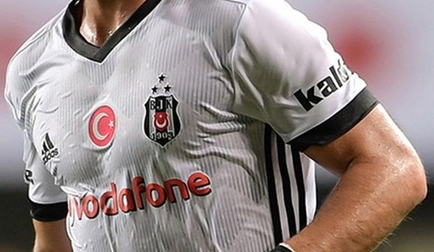 'Beşiktaş'a transferde İngiltere'den sürpriz teklif!