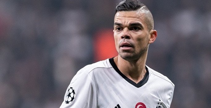 'Beşiktaş'ta Pepe'ye sürpriz transfer teklifi