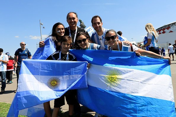 'Dünya Kupası maçı ortasında öpüştüler