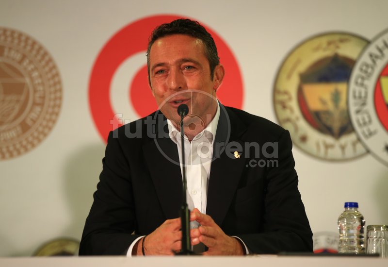 'FutbolArena, Cocu'nun imza töreninde