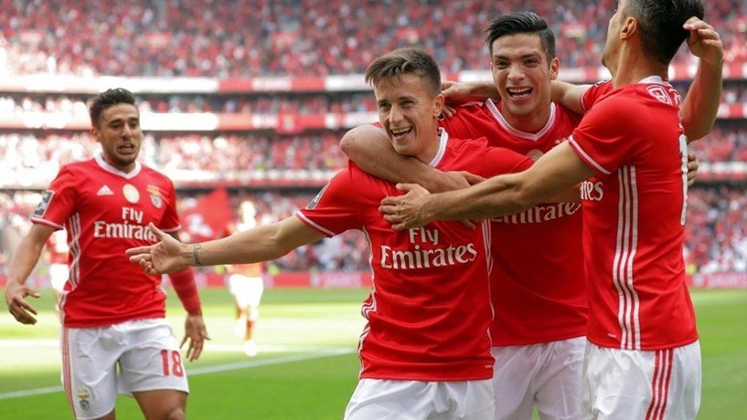 'Fenerbahçe'de stoper için çıkarma! Portekiz'e gidiyorlar