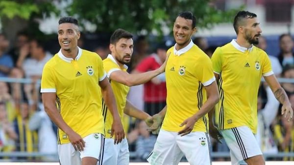 'Fenerbahçeli taraftarları coşturacak karar! Josef-Mehmet Topal...