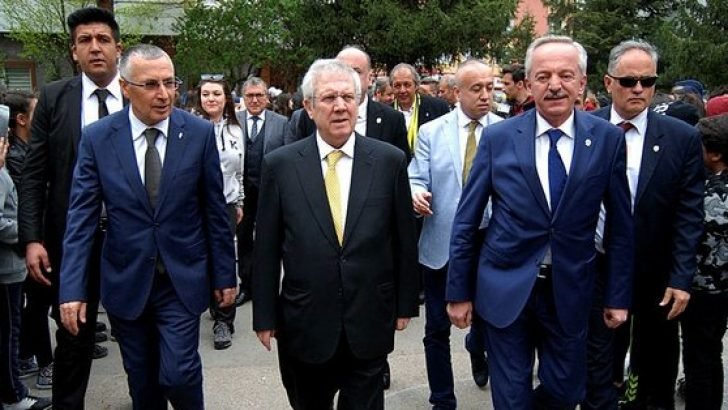 'Herkes merak ediyor! Aziz Yıldırım şampiyonluk maçına gidecek mi?