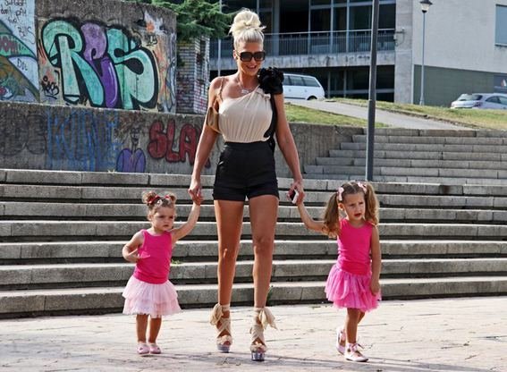 'Jelena Karleusa ile Dua Lipa birbirine girdi!