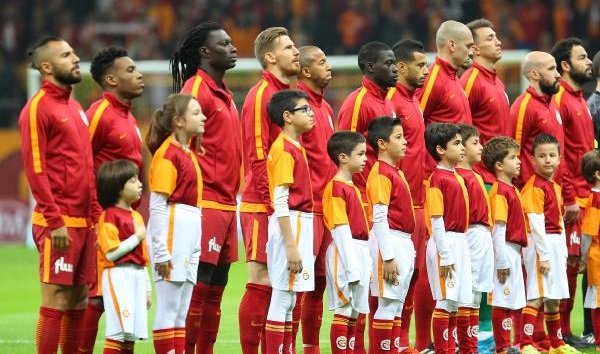 'Ve Galatasaray'da 3 futbolcu için karar verildi! Yönetim resmen bildirdi