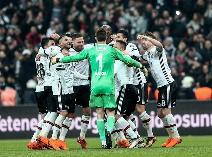 'Yıldız golcü resti çekti! Beşiktaş'a geliyor...