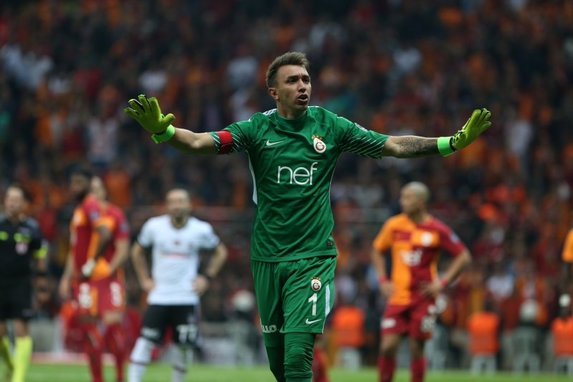'75 milyon euroluk transfer sonrası bomba! Muslera...