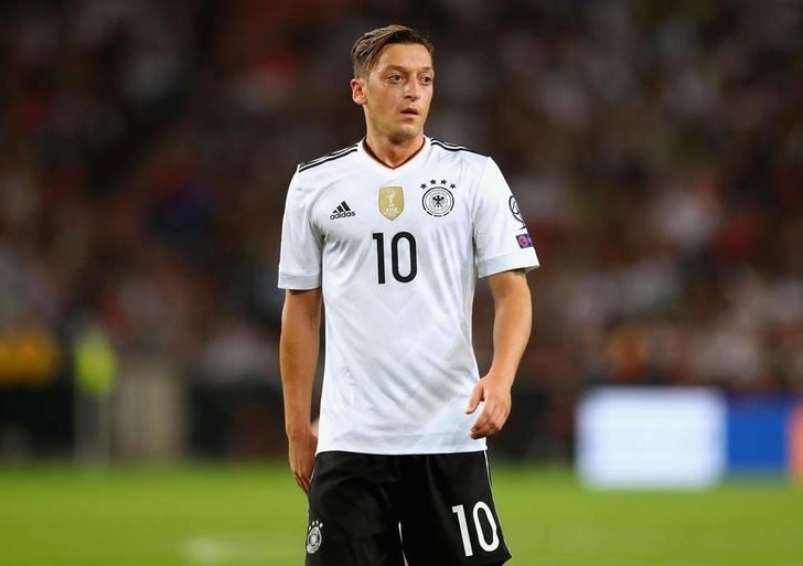 'Almanya'da ırkçılık alarmı! Mesut Özil...