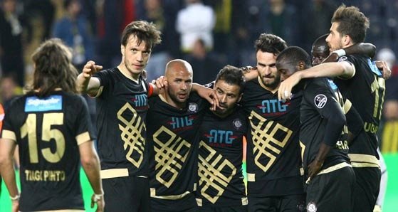 'Beşiktaş istedi, Galatasaray imzayı attırıyor! Transferde sürpriz