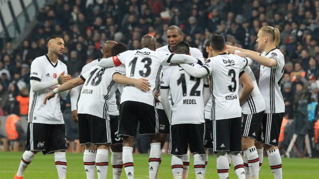 'Beşiktaşlı yıldızın eşine şok! Soyuldu