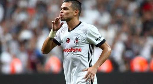 'Beşiktaş'ta Pepe için flaş transfer iddiası! Sürpriz paylaşım