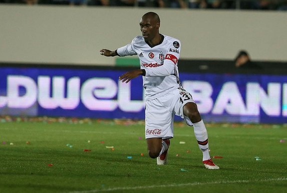 'Beşiktaş'tan Atiba için flaş karar! Transfer...