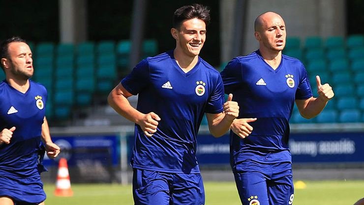 <h2>Eljif Elmas’ın ilginç hikayesi! ’Sakatım’ diyemedi</h2>