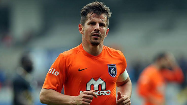 'Emre Belözoğlu'ndan flaş karar! Bırakıyor mu?