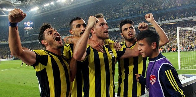 'Fenerbahçe'de iki imza birden! İstanbul'a geliyorlar