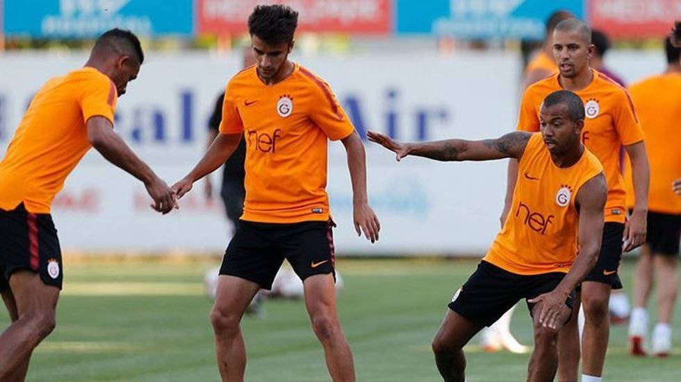 'Galatasaray antrenmanında herkesi şaşırtan futbolcu! Gönderilecekti ama...