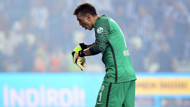 <h2>Galatasaray’da sürpriz ayrılık: Muslera!</h2>
