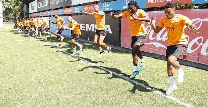 'Galatasaray'ın istediği genç yıldızdan transfer açıklaması