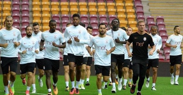 'Galatasaraylı futbolcuya şok: 