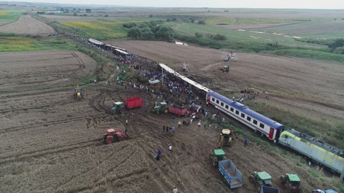 'Kulüplerden Tekirdağ'da yaşanan tren kazası paylaşımları