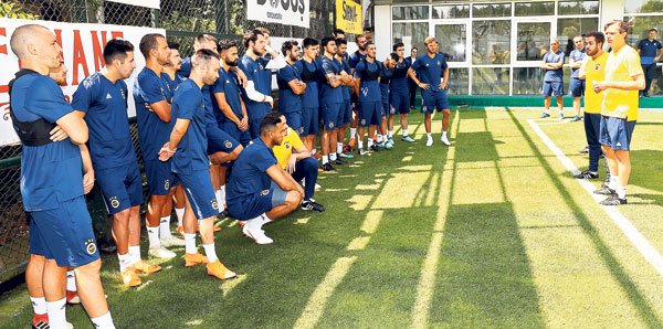 'Phillip Cocu'dan orta saha oyuncularına özel uyarı! Bakın ne dedi