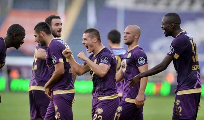 'Ve Beşiktaş'ın 2 yeni transferi kampa katılıyor! İşte o isimler