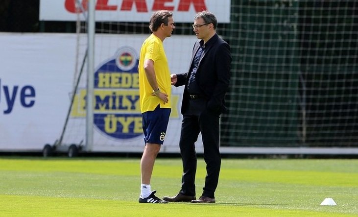 'Ve Fenerbahçe'de Cocu'nun istediği transfer belli oldu! Hollanda'dan sürpriz isim