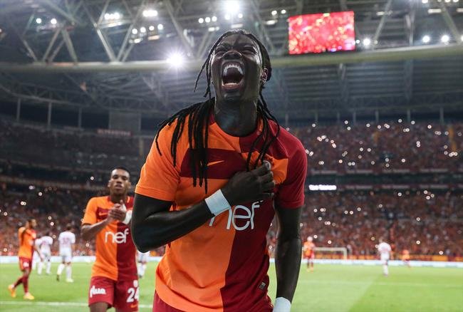 'Bafetimbi Gomis'ten U dönüşü! Transferde flaş karar