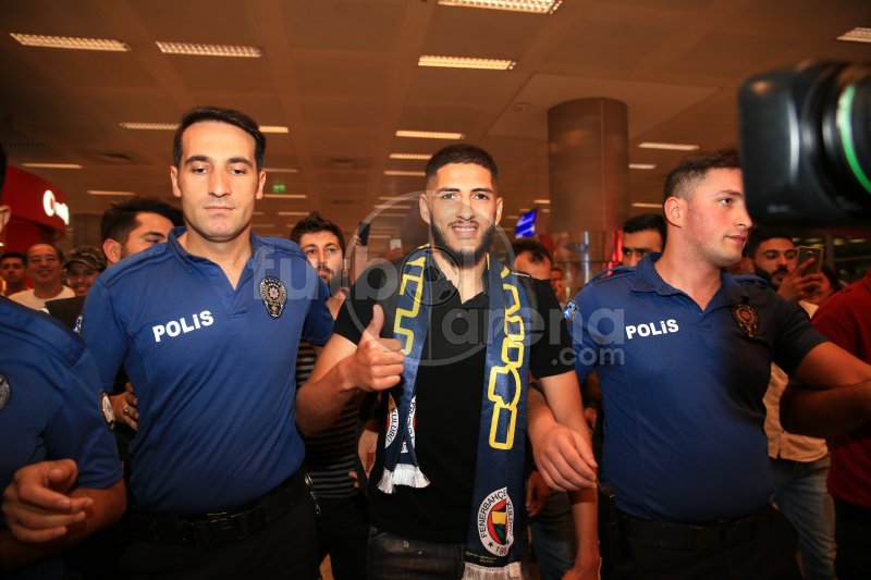 'Fenerbahçe'nin yeni transferi Benzia geldi