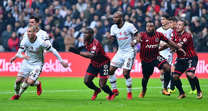 'Beşiktaş'ın transferinde pembe dizi örneği! Bitiyor, başlıyor!