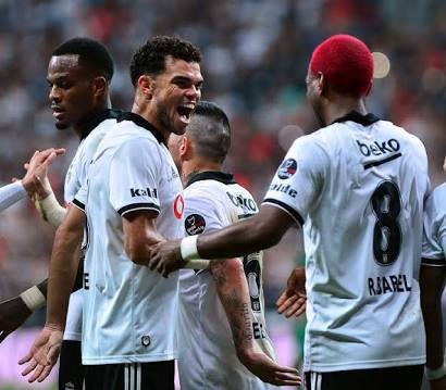'Beşiktaş'ta sıcak saatler! Yeni golcü...