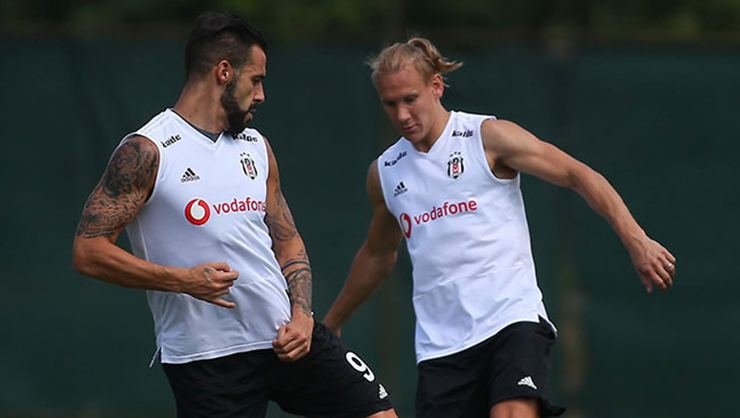 'Beşiktaş'ta Vida ve Negredo'ya yeni teklifler! Yolculuk başlıyor