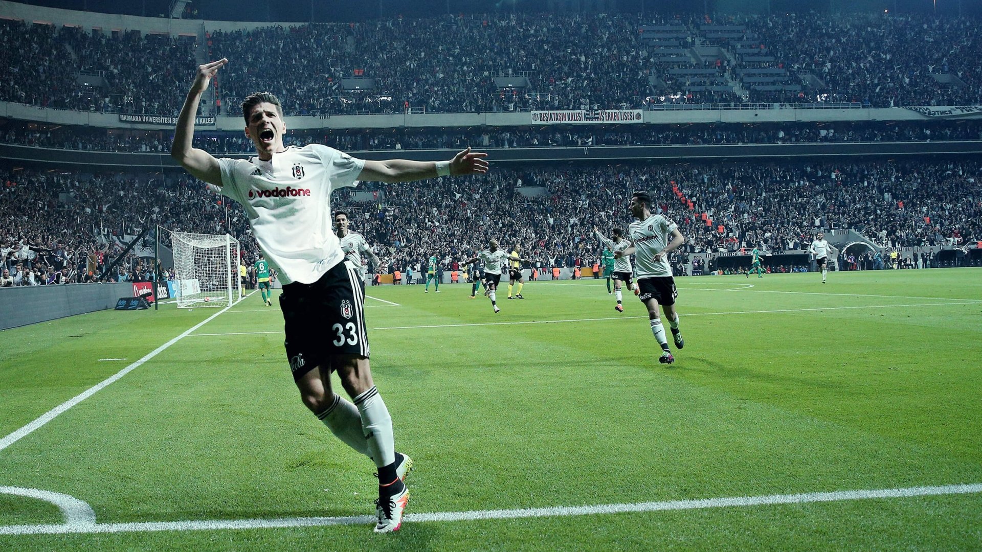 'Beşiktaş'ta Vodafone Park'ı ayağa kaldırdı, ayrılık kararı kahretti!